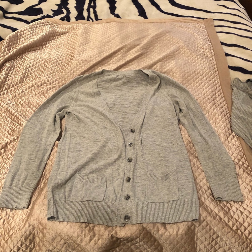 💄5//$15💄 Light Grey Cardigan Target